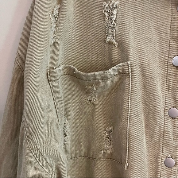 POL Button Down Raw Hem Distressed Shacket in Mocha Herb color NWOT - Picture 6 of 9